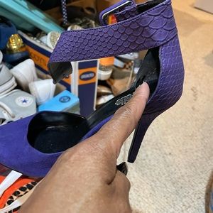 Purple 3in heels suede like new size 7 very cute …